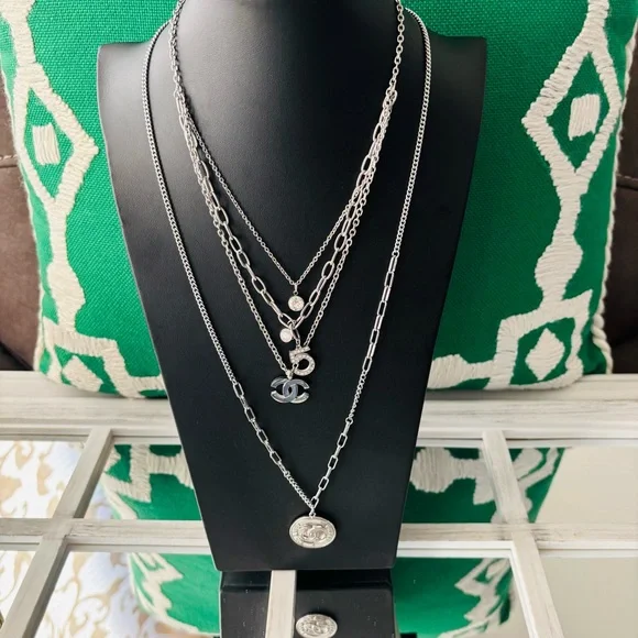 Silver Chain Long Necklace with Round Pendant. Stainless Steel. NWOT - Picture 5 of 5